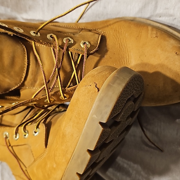 Boots - Picture 3 of 7